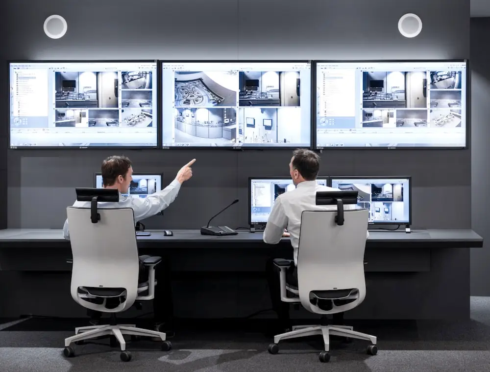 Off-Grid Perimeter Security/Empowering Surveillance with Advanced Technology 1 Parking Security Control Off-Grid Perimeter Security