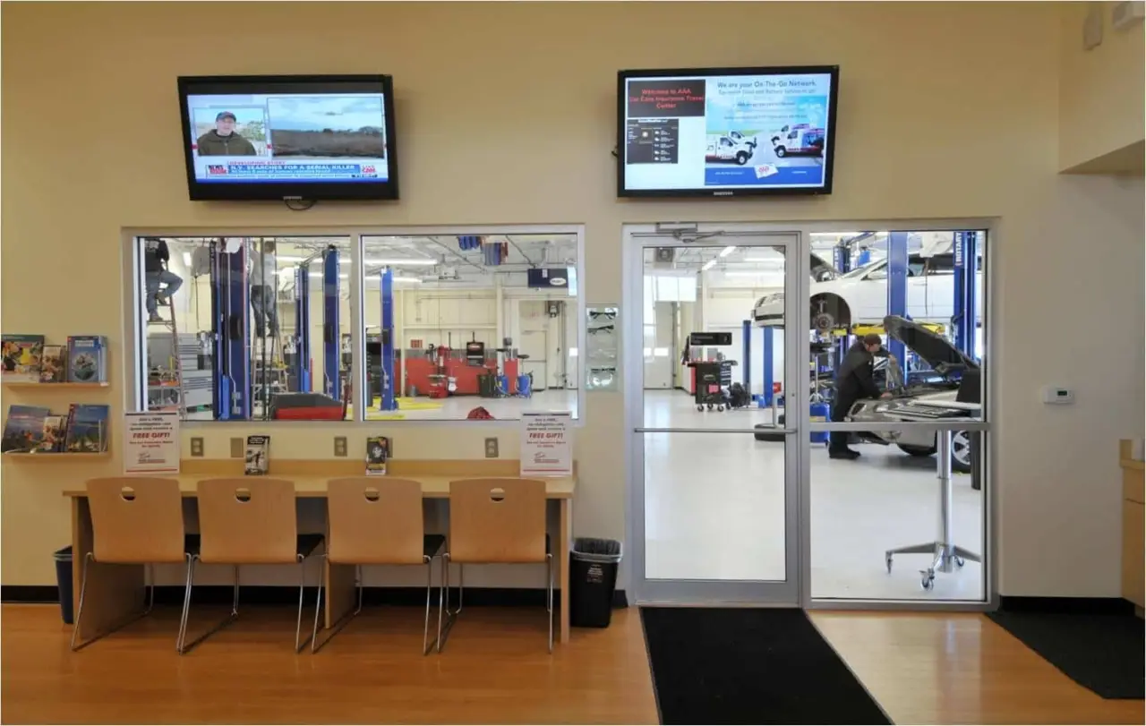 Enhancing Security and Profitability in Automotive Repair Shop Operations 1 Video Security in Automotive Repair Customer Lobby