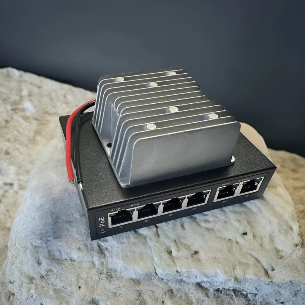 Power over Ethernet PoE Switch 1 Enable-IT 8805M Automotive / Mobile Gigabit PoE 6 Port Switch